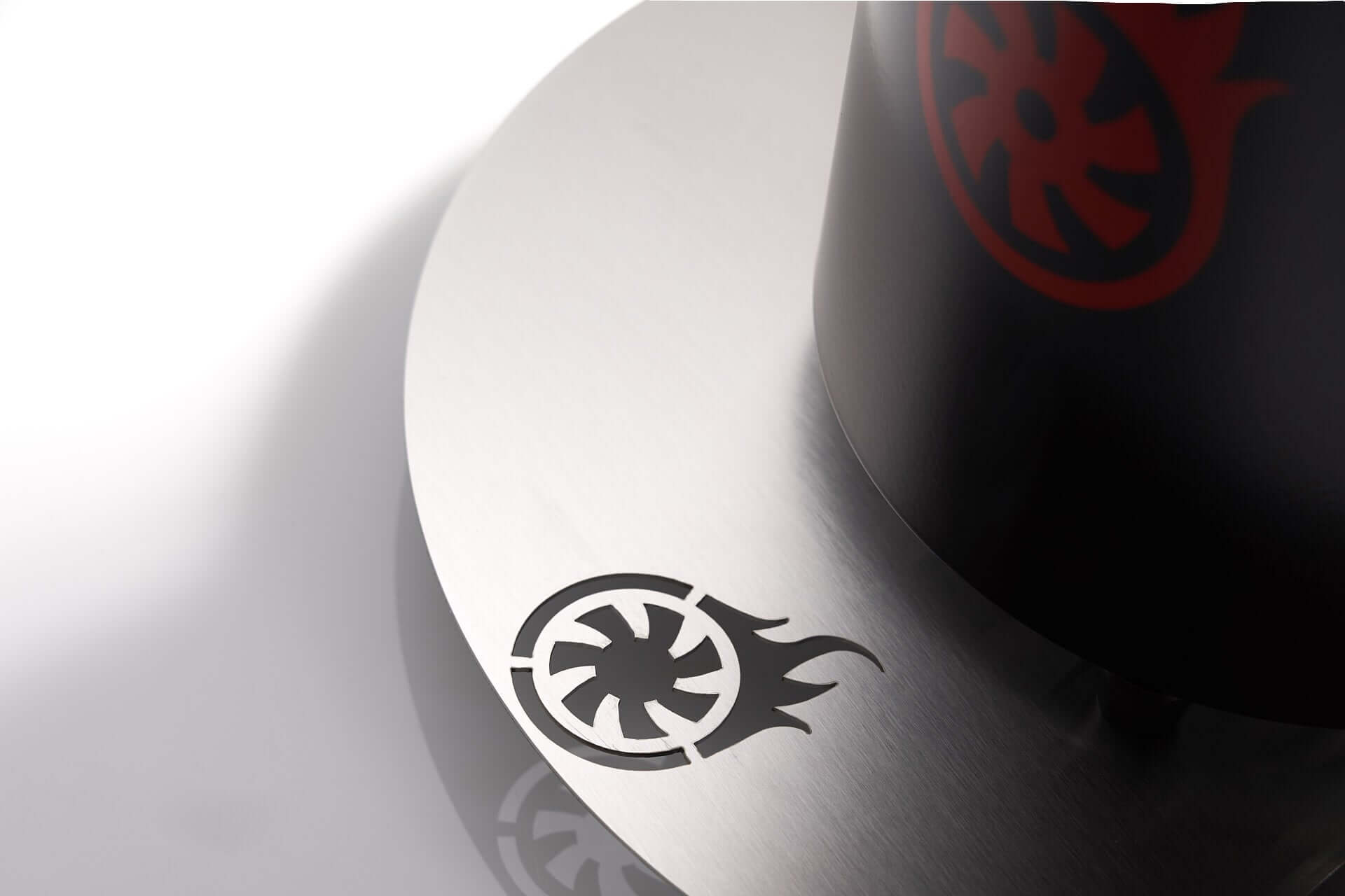 Turbine® Board Zoom auf das ausgelaserte Logo